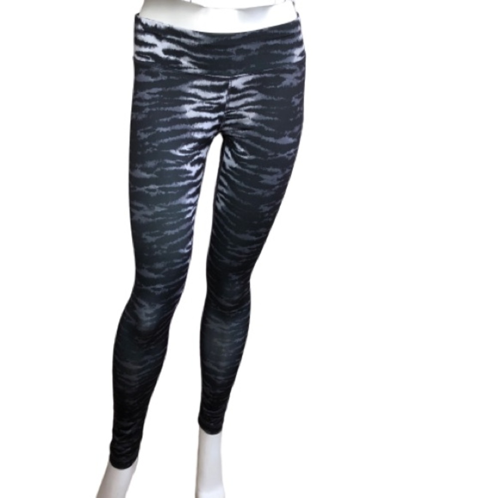 Material Girl Active Leggings Size M